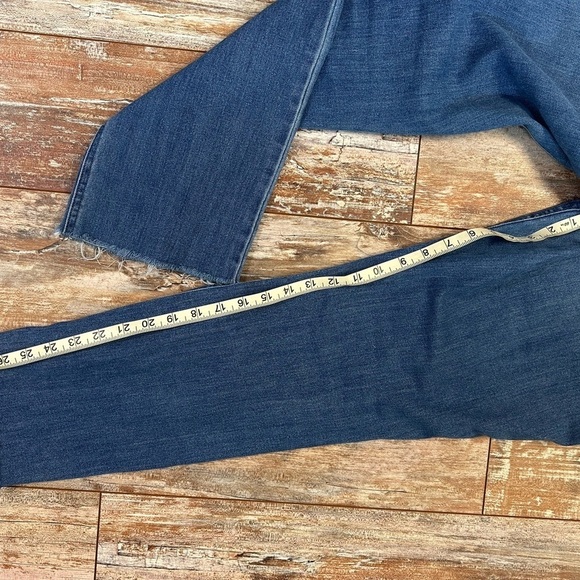 Old Navy Classic Boot Leg Jeans Classic Fit with Rae hem, size 14 - Picture 6 of 6